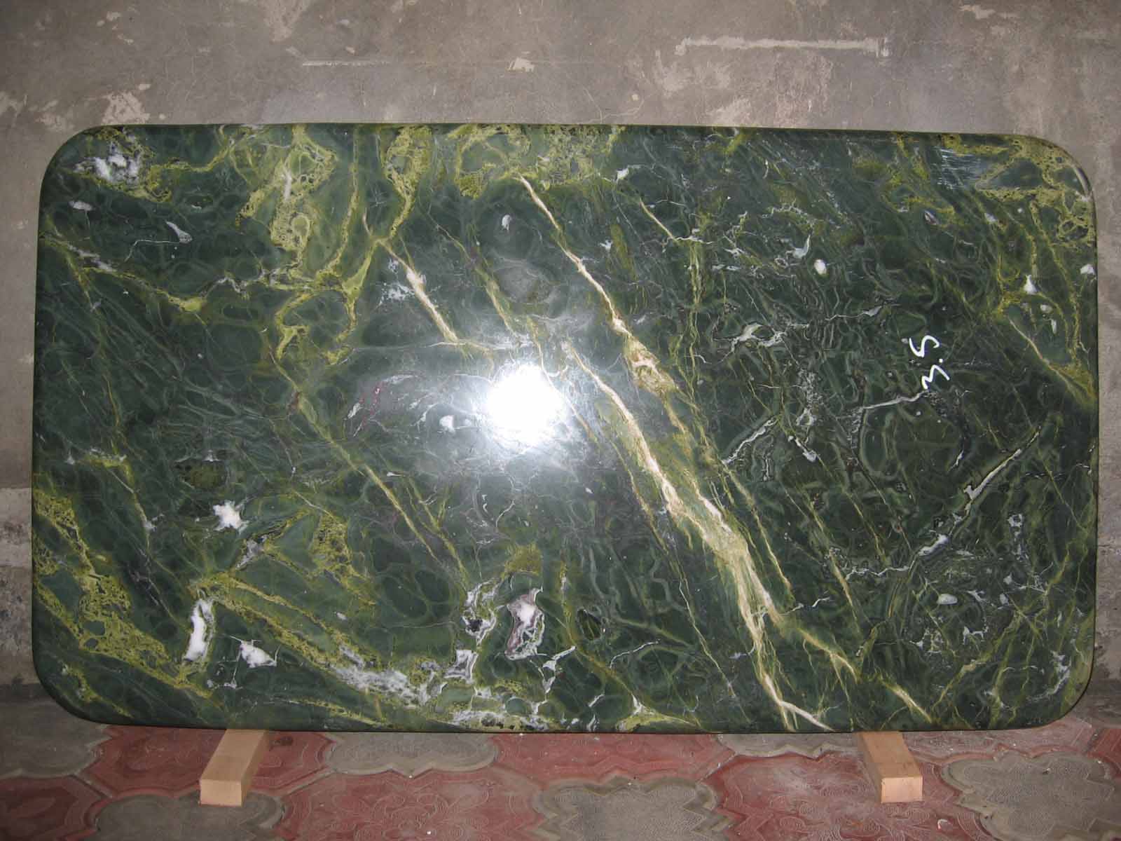 Зеленый диабаз камень