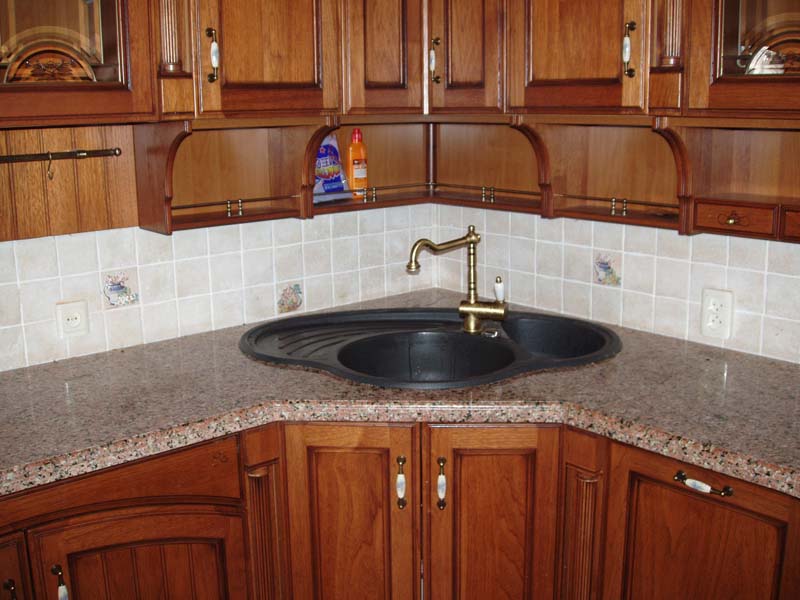 Столешница на кухню гранитная Изготовление столешниц на кухню из камня