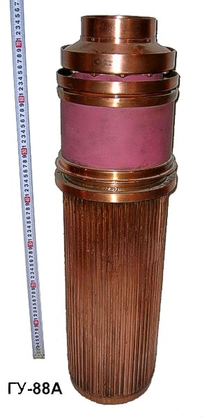Генераторные лампы (триоды) ГУ 88А, RS 3150 CJ.